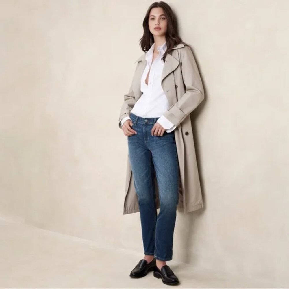 EUC Banana Republic Factory Girlfriend Cropped Mid-Rise Jean in Dark Wash